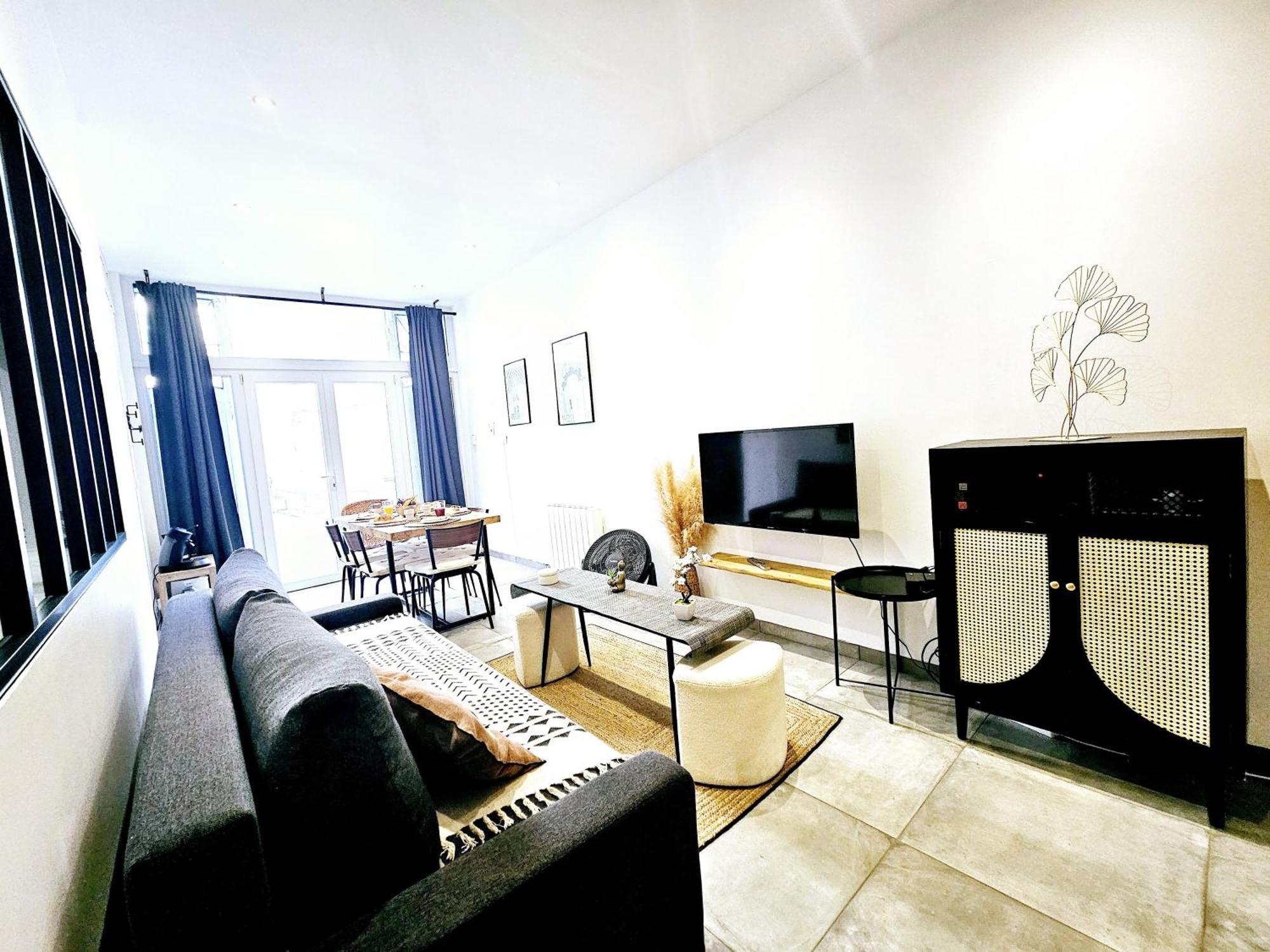 Refuge Urbain - Ideal Pro, Familles & Amis - Le Calme En Hypercentre - Wifi Haut Debit - Netflix - Machine A Laver - Gare, Cathedrale, Commerces, Restaurants & Transports En Commun A Moins De 10 Minutes A Pied Reims Kültér fotó