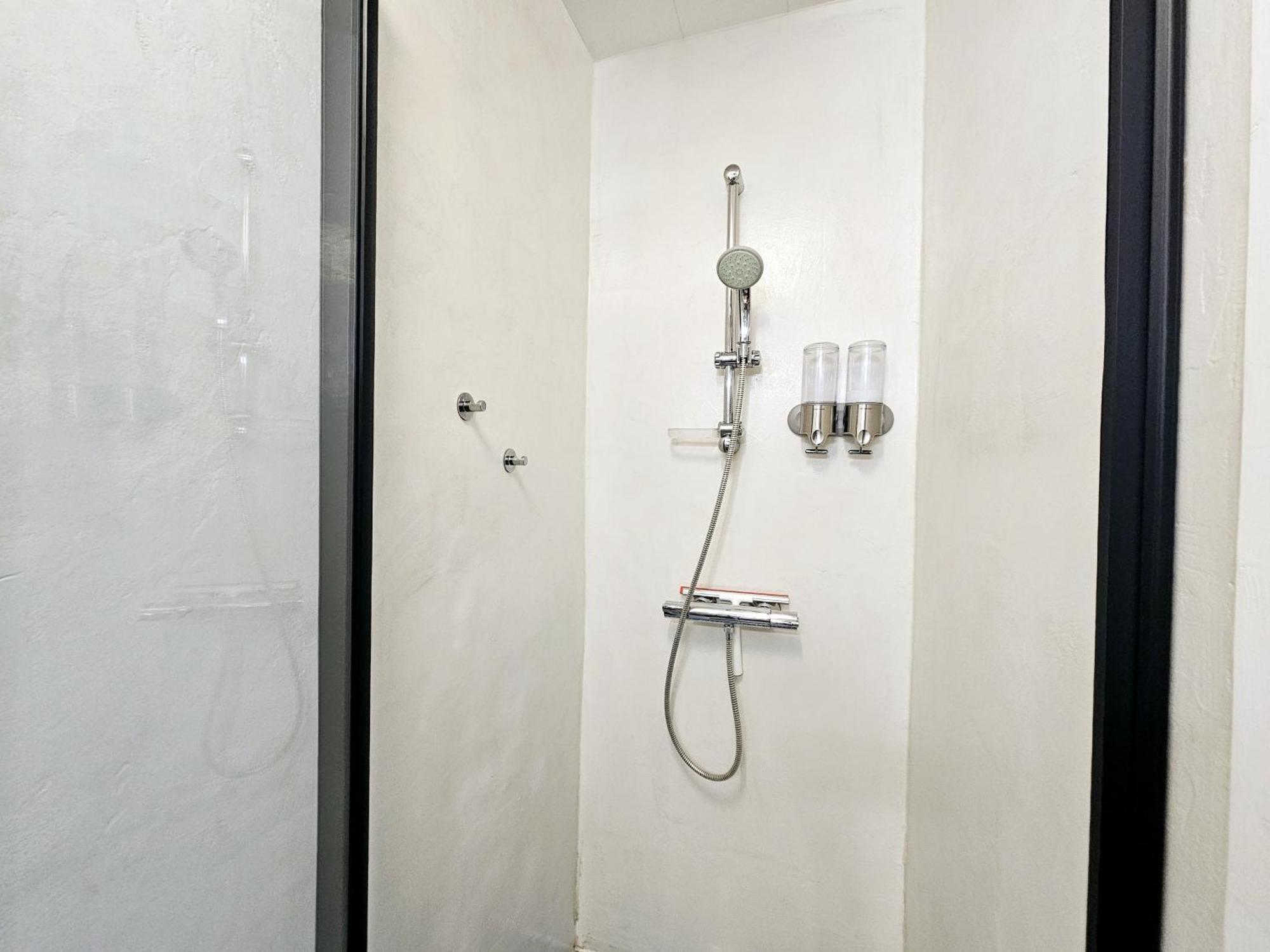 Refuge Urbain - Ideal Pro, Familles & Amis - Le Calme En Hypercentre - Wifi Haut Debit - Netflix - Machine A Laver - Gare, Cathedrale, Commerces, Restaurants & Transports En Commun A Moins De 10 Minutes A Pied Reims Kültér fotó
