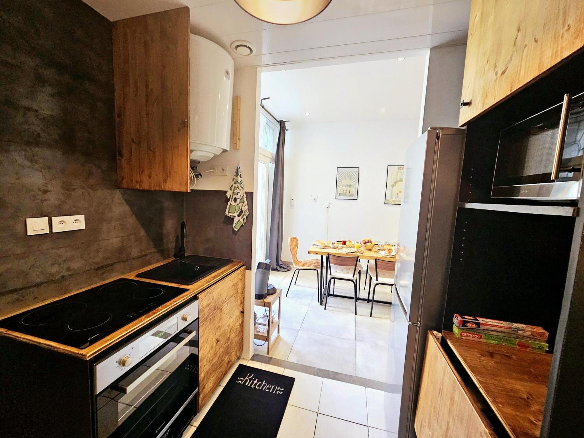 Refuge Urbain - Ideal Pro, Familles & Amis - Le Calme En Hypercentre - Wifi Haut Debit - Netflix - Machine A Laver - Gare, Cathedrale, Commerces, Restaurants & Transports En Commun A Moins De 10 Minutes A Pied Reims Kültér fotó