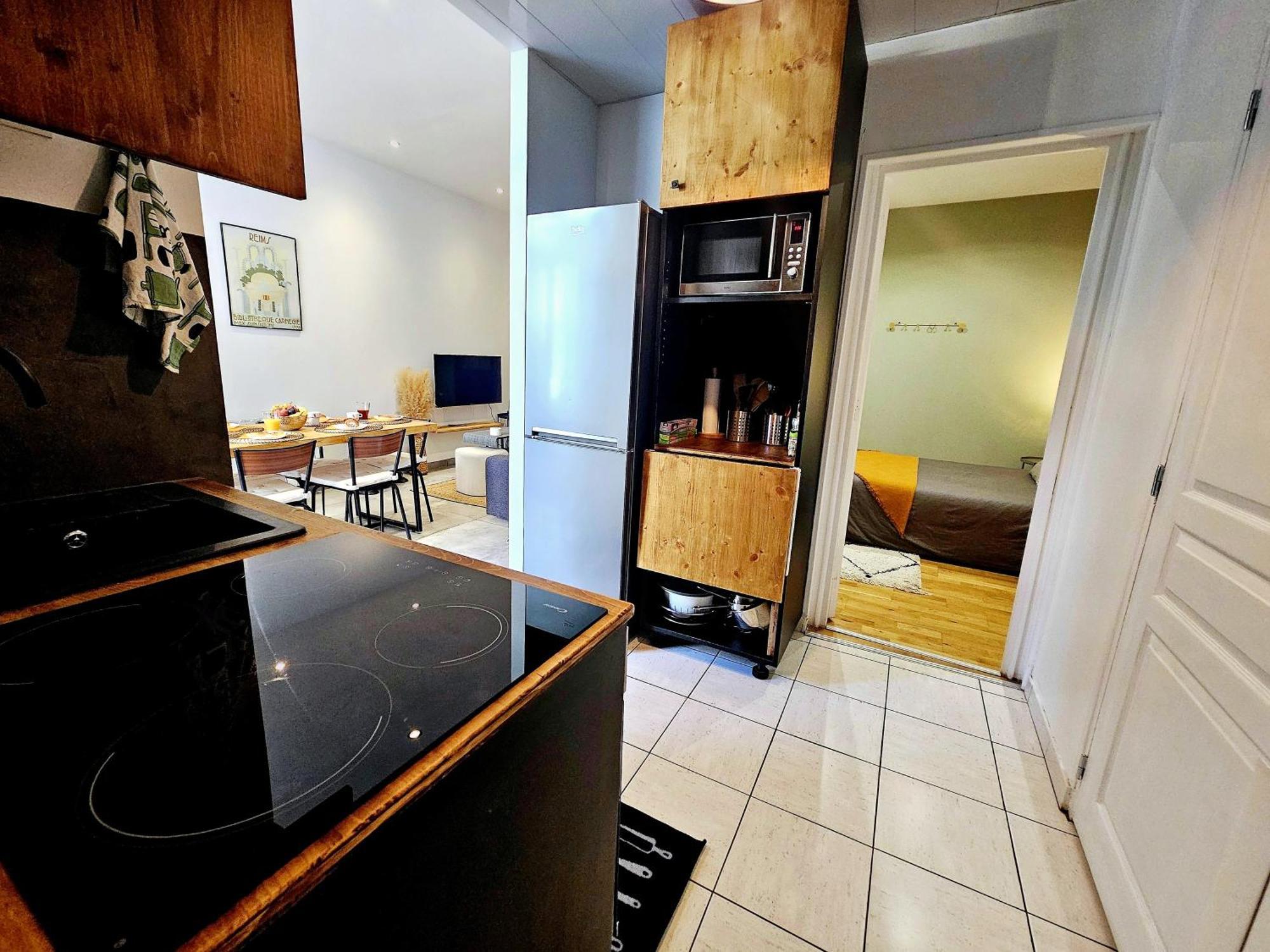 Refuge Urbain - Ideal Pro, Familles & Amis - Le Calme En Hypercentre - Wifi Haut Debit - Netflix - Machine A Laver - Gare, Cathedrale, Commerces, Restaurants & Transports En Commun A Moins De 10 Minutes A Pied Reims Kültér fotó